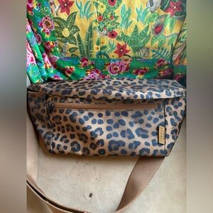 EUC Canvelle Classic oversized Fanny Pack in Brown Leopard